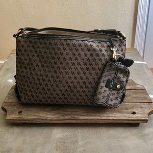 NWOT Dooney & Bourke large signature tote w/ pouch